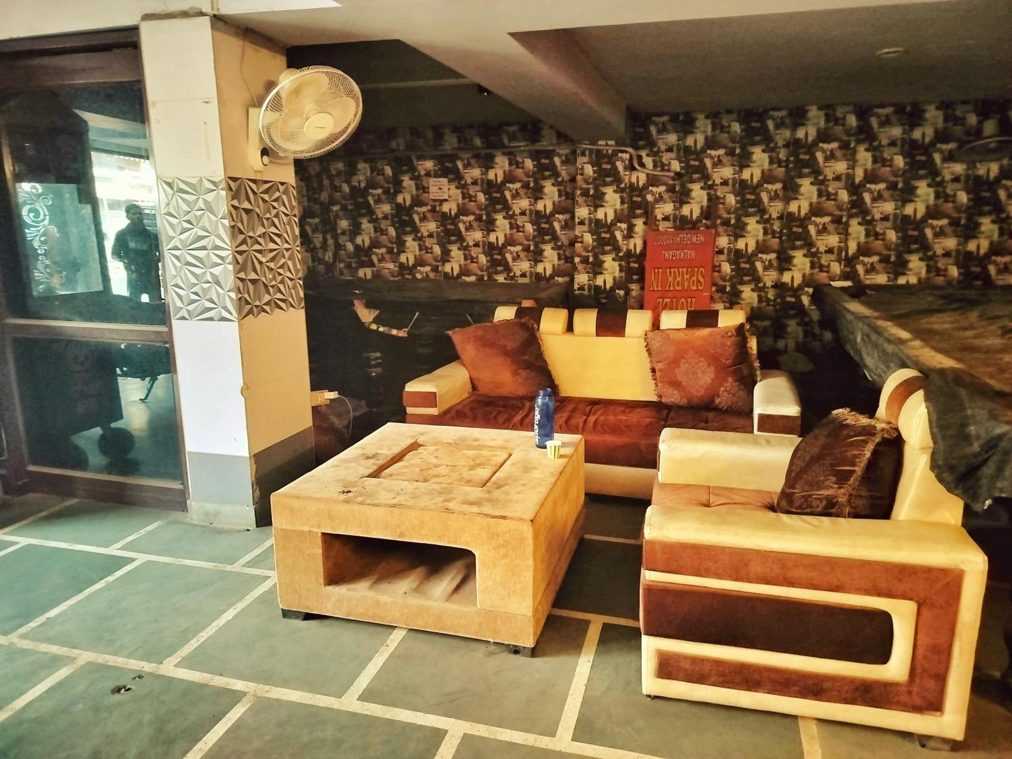Stay' Couple Friendly'near Vishwavidyalay Metro 3* New Delhi